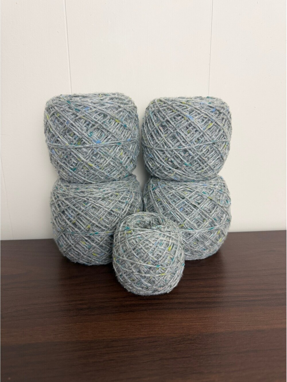 Reclaimed Acrylic Blend Worsted Yarn 788 Yds Gray Tweed 365g (5 Cakes)